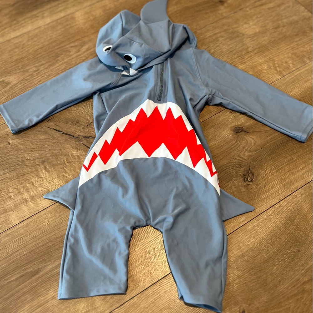 Shark Rash Guard size toddler Large NWOT
